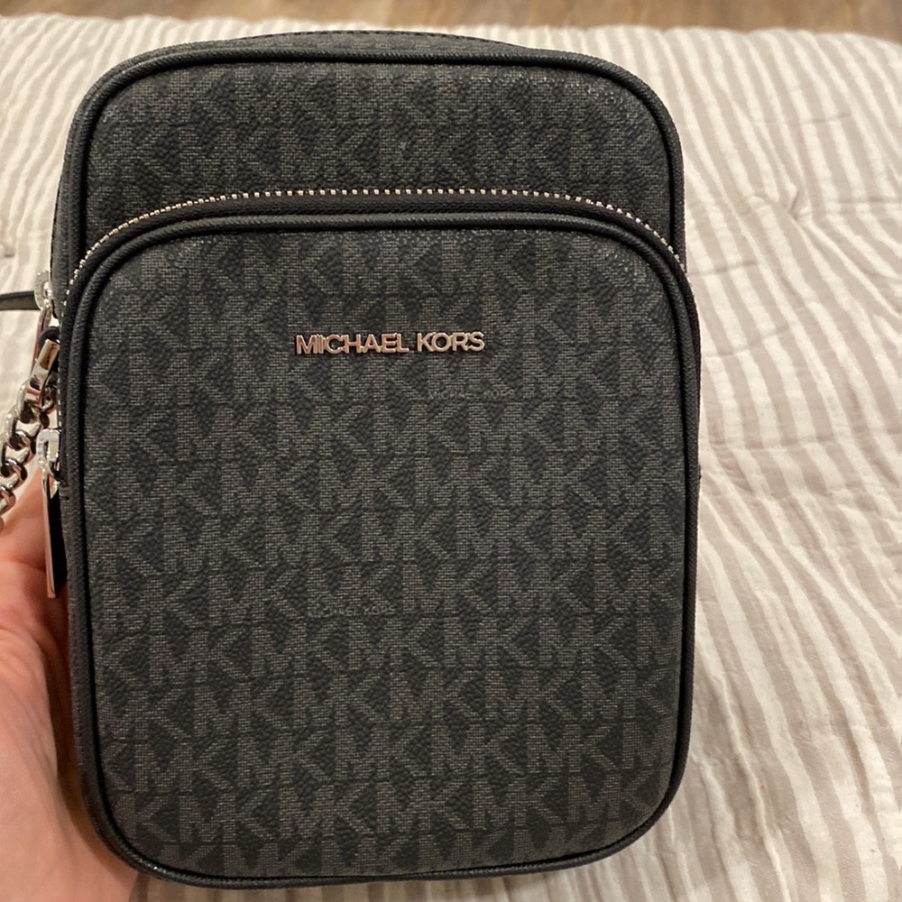MICHAEL Michael Kors Black Logo Crossbody Bag with Gold Hardware - Picture 6 of 6